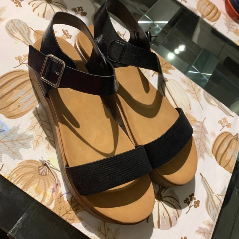 womens sandals size 10